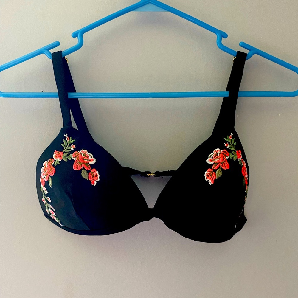 Rue 21 flowered Bikini Top Size Small, slight push-up